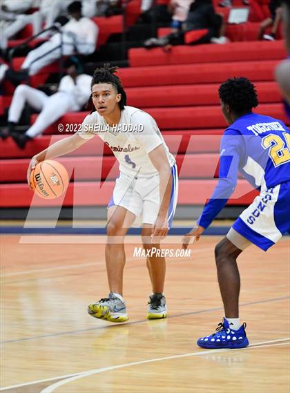 Thumbnail 2 in Auburndale vs Southeast (Sunbash Tournament) photogallery.