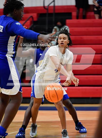 Thumbnail 3 in Auburndale vs Southeast (Sunbash Tournament) photogallery.