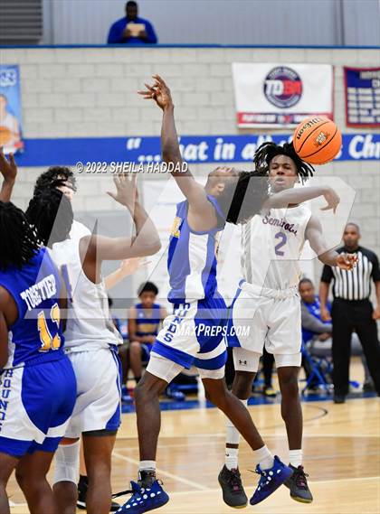 Thumbnail 1 in Auburndale vs Southeast (Sunbash Tournament) photogallery.