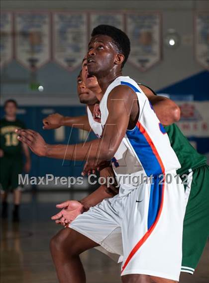 Thumbnail 3 in Pinewood vs. St. Joseph Notre Dame (CIF D5 NorCal Regional Final) photogallery.