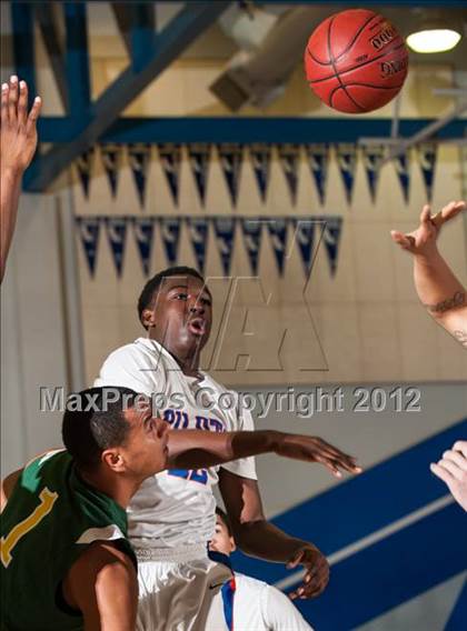 Thumbnail 2 in Pinewood vs. St. Joseph Notre Dame (CIF D5 NorCal Regional Final) photogallery.