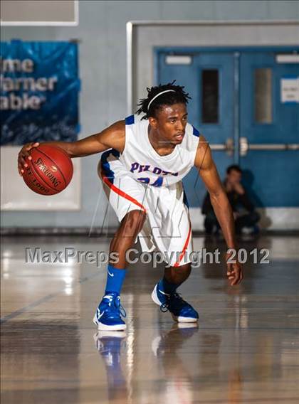 Thumbnail 3 in Pinewood vs. St. Joseph Notre Dame (CIF D5 NorCal Regional Final) photogallery.