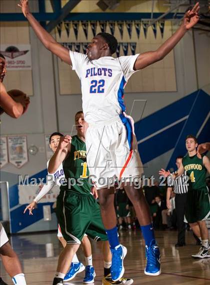 Thumbnail 1 in Pinewood vs. St. Joseph Notre Dame (CIF D5 NorCal Regional Final) photogallery.
