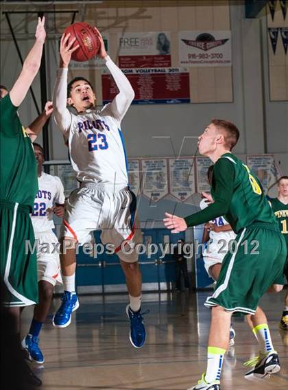 Thumbnail 3 in Pinewood vs. St. Joseph Notre Dame (CIF D5 NorCal Regional Final) photogallery.