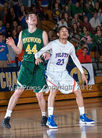 Thumbnail 2 in Pinewood vs. St. Joseph Notre Dame (CIF D5 NorCal Regional Final) photogallery.