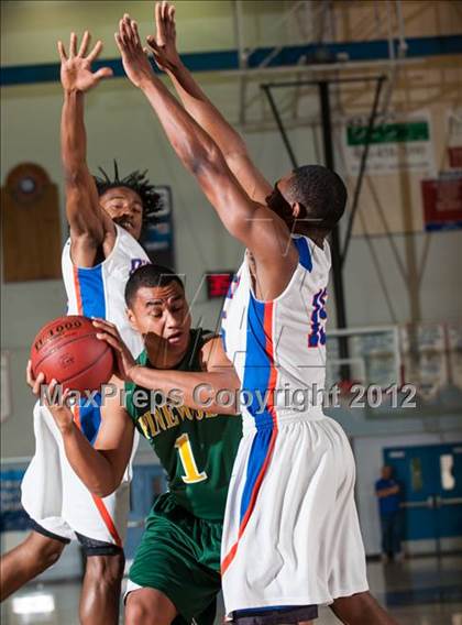 Thumbnail 3 in Pinewood vs. St. Joseph Notre Dame (CIF D5 NorCal Regional Final) photogallery.