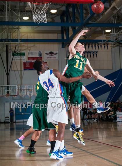 Thumbnail 2 in Pinewood vs. St. Joseph Notre Dame (CIF D5 NorCal Regional Final) photogallery.