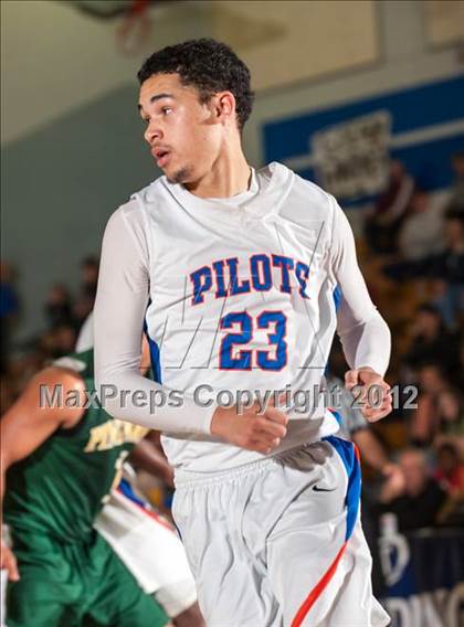 Thumbnail 1 in Pinewood vs. St. Joseph Notre Dame (CIF D5 NorCal Regional Final) photogallery.