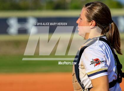 Thumbnail 1 in Bishop McLaughlin Catholic vs River Ridge photogallery.