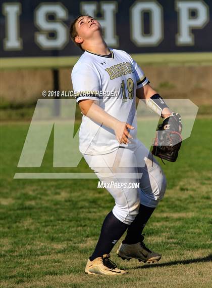 Thumbnail 2 in Bishop McLaughlin Catholic vs River Ridge photogallery.