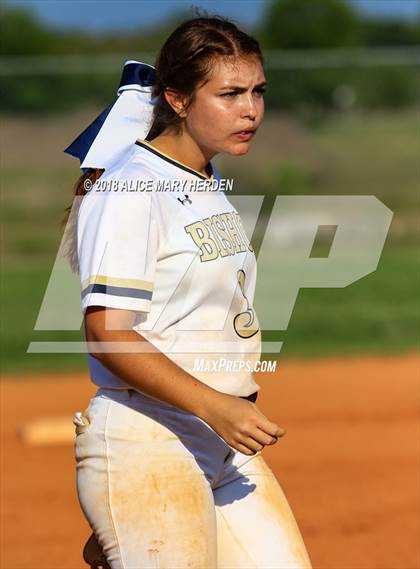 Thumbnail 2 in Bishop McLaughlin Catholic vs River Ridge photogallery.