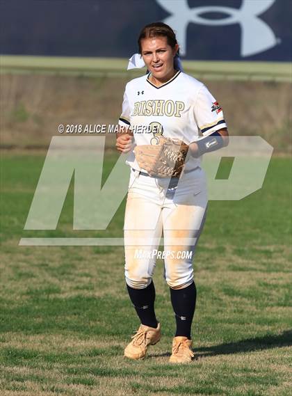 Thumbnail 2 in Bishop McLaughlin Catholic vs River Ridge photogallery.