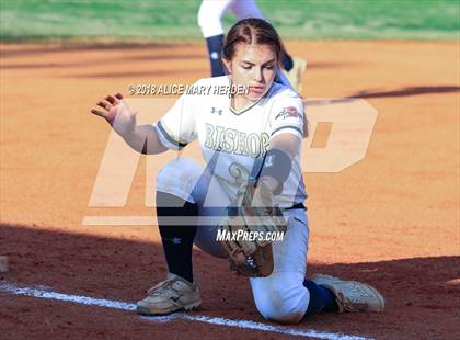 Thumbnail 2 in Bishop McLaughlin Catholic vs River Ridge photogallery.