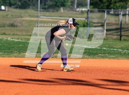 Thumbnail 2 in Bishop McLaughlin Catholic vs River Ridge photogallery.
