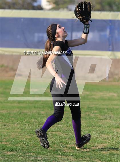 Thumbnail 1 in Bishop McLaughlin Catholic vs River Ridge photogallery.