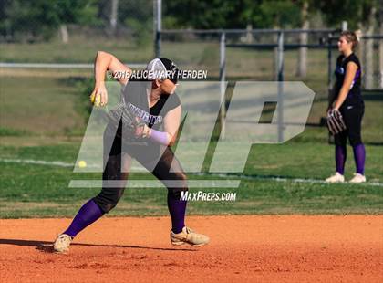 Thumbnail 3 in Bishop McLaughlin Catholic vs River Ridge photogallery.