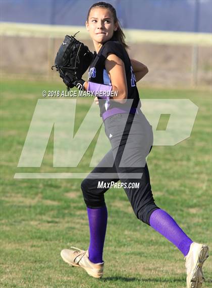 Thumbnail 3 in Bishop McLaughlin Catholic vs River Ridge photogallery.