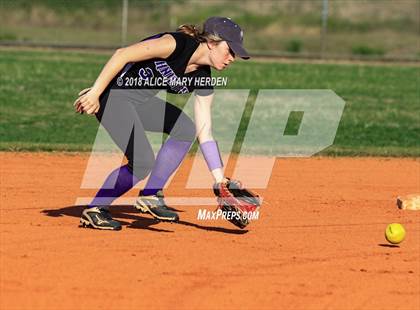 Thumbnail 2 in Bishop McLaughlin Catholic vs River Ridge photogallery.
