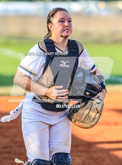 Thumbnail 1 in Bishop McLaughlin Catholic vs River Ridge photogallery.