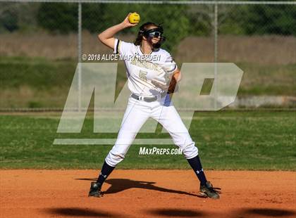 Thumbnail 2 in Bishop McLaughlin Catholic vs River Ridge photogallery.