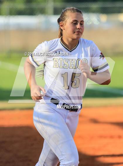 Thumbnail 2 in Bishop McLaughlin Catholic vs River Ridge photogallery.