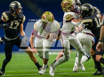 Thumbnail 1 in Los Fresnos vs. Johnson photogallery.