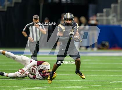 Thumbnail 1 in Los Fresnos vs. Johnson photogallery.