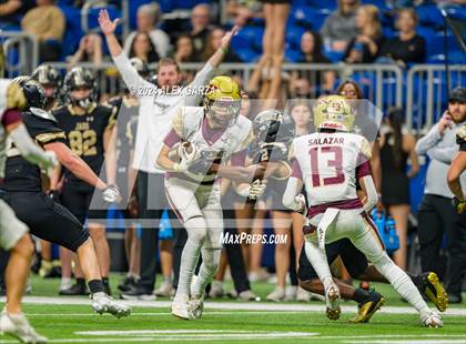 Thumbnail 2 in Los Fresnos vs. Johnson photogallery.