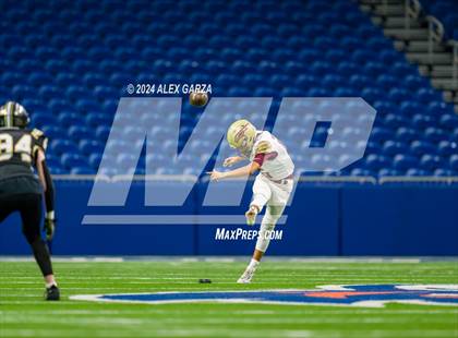 Thumbnail 2 in Los Fresnos vs. Johnson photogallery.