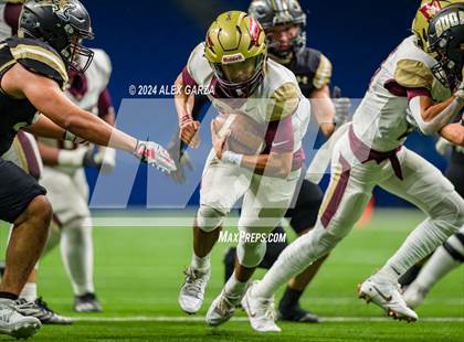 Thumbnail 2 in Los Fresnos vs. Johnson photogallery.