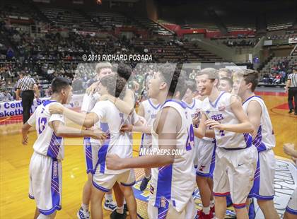 Thumbnail 3 in Dinuba vs. Immanuel (CIF CS DIII Final) photogallery.