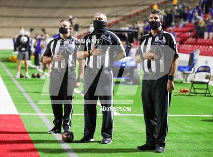 Thumbnail 1 in Brock vs. Denver City (UIL Class 3A Area Playoff) photogallery.