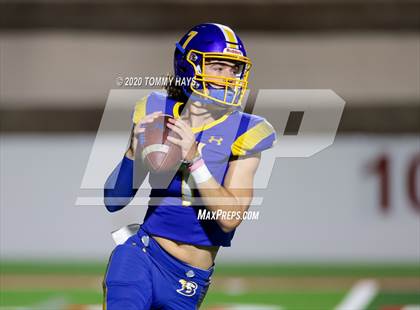Thumbnail 1 in Brock vs. Denver City (UIL Class 3A Area Playoff) photogallery.