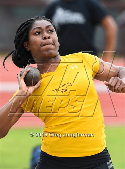 Thumbnail 3 in Stanford Invitational Girls Shot Put photogallery.