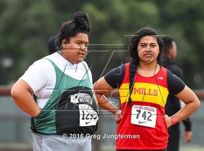 Thumbnail 3 in Stanford Invitational Girls Shot Put photogallery.