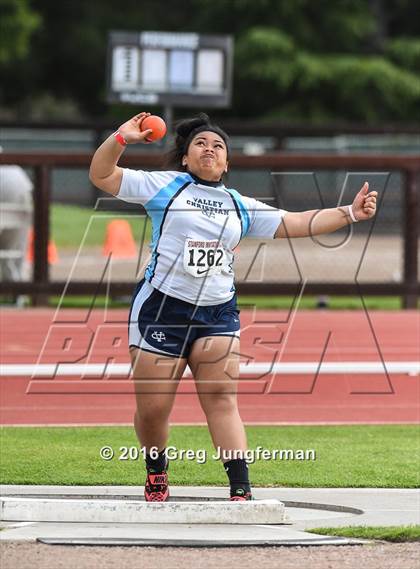 Thumbnail 3 in Stanford Invitational Girls Shot Put photogallery.