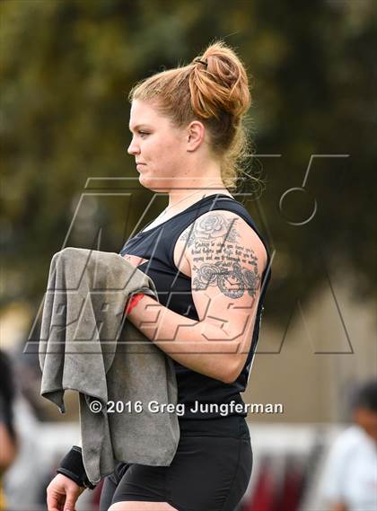 Thumbnail 3 in Stanford Invitational Girls Shot Put photogallery.