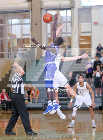 Thumbnail 2 in Creighton Prep @ Lincoln Southwest photogallery.