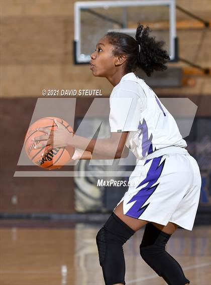 Thumbnail 2 in Gridley vs. Sacramento (Chavez Classic) photogallery.