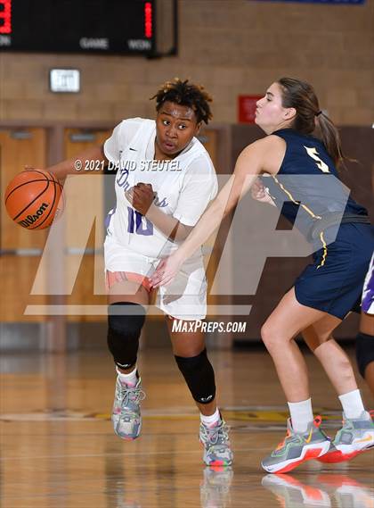 Thumbnail 1 in Gridley vs. Sacramento (Chavez Classic) photogallery.