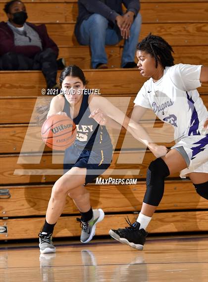 Thumbnail 2 in Gridley vs. Sacramento (Chavez Classic) photogallery.