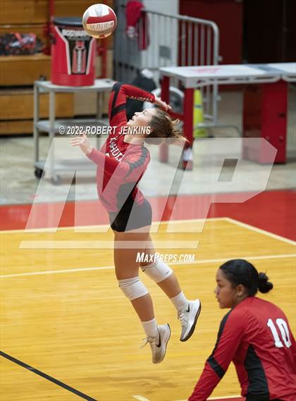 Thumbnail 3 in Kahuku @ Kalani photogallery.