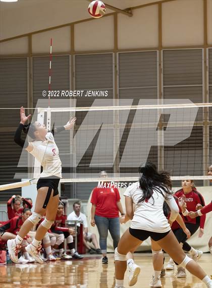Thumbnail 3 in Kahuku @ Kalani photogallery.