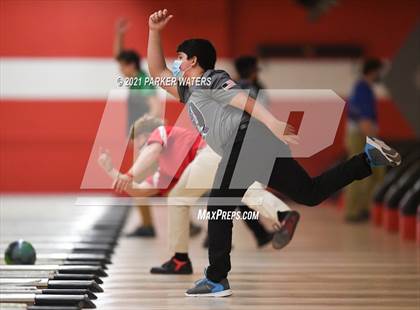 Thumbnail 3 in LHSAA Bowling Playoffs (Round 1, 9AM , Kenner Lanes) photogallery.