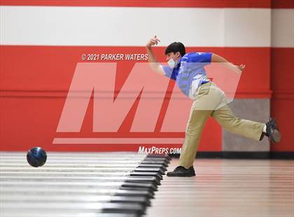 Thumbnail 2 in LHSAA Bowling Playoffs (Round 1, 9AM , Kenner Lanes) photogallery.