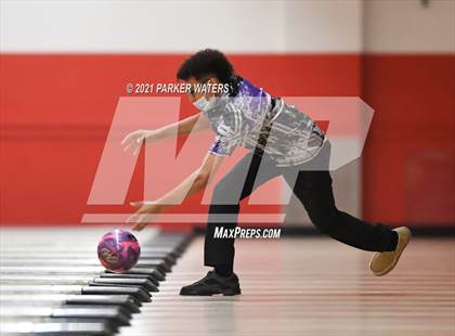 Thumbnail 1 in LHSAA Bowling Playoffs (Round 1, 9AM , Kenner Lanes) photogallery.