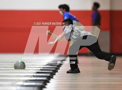 Thumbnail 3 in LHSAA Bowling Playoffs (Round 1, 9AM , Kenner Lanes) photogallery.