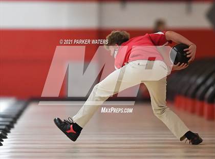 Thumbnail 1 in LHSAA Bowling Playoffs (Round 1, 9AM , Kenner Lanes) photogallery.