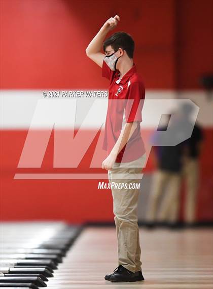 Thumbnail 2 in LHSAA Bowling Playoffs (Round 1, 9AM , Kenner Lanes) photogallery.