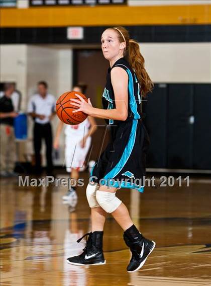 Thumbnail 2 in Pasadena Memorial vs La Porte (McDonald's Texas Invitational) photogallery.